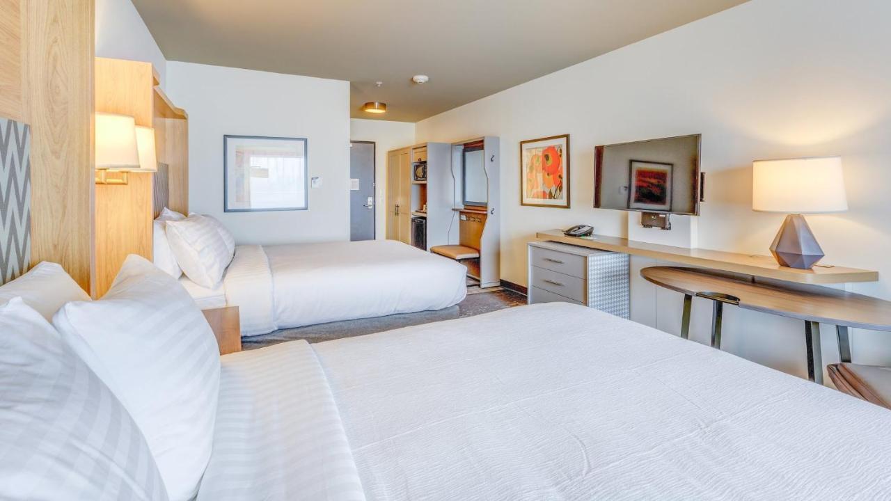 Standard Room with Two Queen Beds